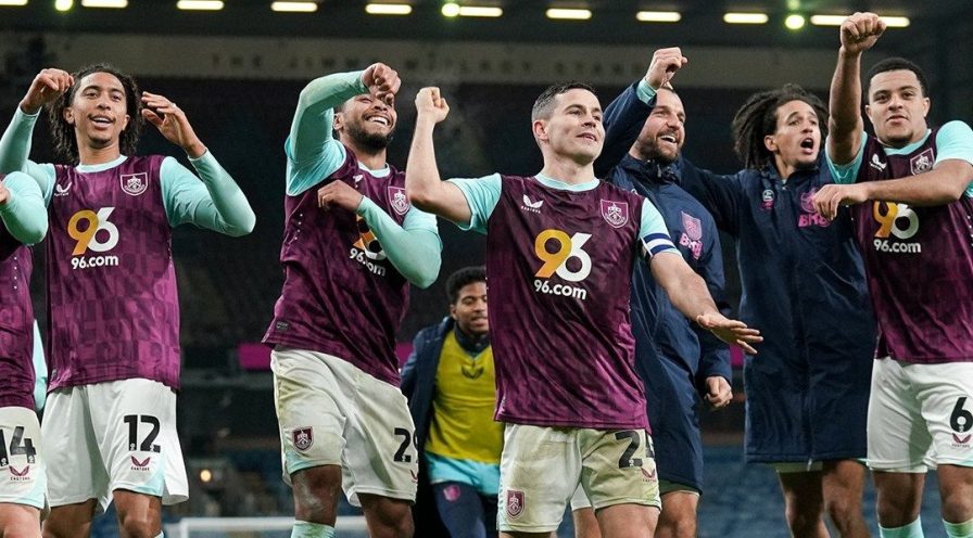Burnley x Leeds: Palpite com odds 5+ na Championship